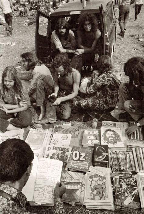 70swomen Music Festival Aesthetic, Arte Hippy, Mundo Hippie, Woodstock Hippies, Woodstock Music, Isle Of Wight Festival, Nina Hagen, Woodstock 1969, Woodstock Festival