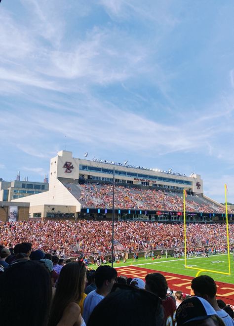 Boston College Hockey, Boston College Dorm, College Core Aesthetic, Boston College Aesthetic, Boston Vibes, Boston College Football, College Core, Dorm Prints, College Inspiration