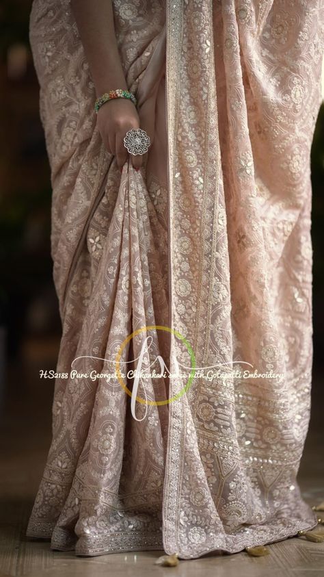 Chickenkari Blouse Designs, Chikankari Saree Georgette, Chickenkari Saree, Chickenkari Kurti, Chikankari Saree, Indian Bridesmaid Dresses, Indian Wedding Gowns, Lehenga Saree Design, Pure Georgette Sarees