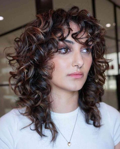 48 Stunning Curly Shag Haircuts for Trendy, Curly-Haired Girls Shaggy Curly Hair, Cut Curly Hair, Curly Shag, Curly Shag Haircut, Curly Afro Hair, Dark Curly Hair, Textured Curly Hair, Medium Curly, Curly Hair Types