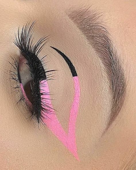 Graphic Eyeliner Easy Pink Eyeliner Looks, Pink White Black Eye Makeup, Pink Grafic Eyeliner, Pink And Black Rave Makeup, Pink Black And White Makeup, Pink And White Eyeliner Looks, Pink And Blue Eyeliner, White And Pink Eyeliner, Pink Graphic Liner Makeup