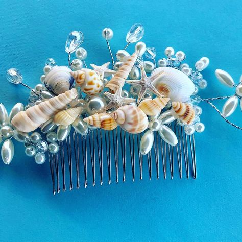 A beautiful hair comb of pearls and seashells perfect for a beach wedding www.bejewelledbridal.com.au @bejewelled_bridal #haircomb #weddinghaircomb #bridalhaircomb #beachwedding #seashells #pearlhaircomb #shellhairaccessories #shellhairpiece Seashell Hair Comb, Bouquet Business, Seashell Hair, Bridal Theme, Pearl Hair Combs, Hair Comb Wedding, Bridal Hair Comb, Hair Piece, Hair Comb