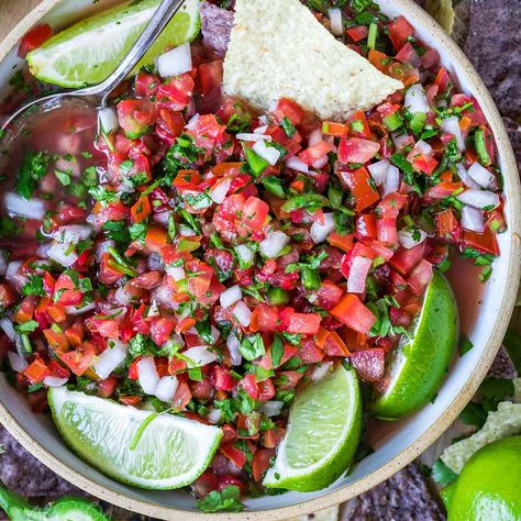 Perfect Pico de Gallo (Salsa Fresca) - Mom On Timeout Best Pico De Gallo Recipes, Quick Meatloaf, Home Made Salsa, Chunky Salsa Recipe, Quick Meatloaf Recipes, Cheesy Mexican Rice, Best Salsa Recipe, Homemade Pico, Fresh Salsa Recipe