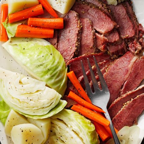 Traditional Boiled Dinner Jiggs Dinner, Corned Beef Recipe, Boiled Dinner, Cabbage And Sausage, Corned Beef And Cabbage, Corned Beef Brisket, Beef And Cabbage, Corned Beef Hash, Beef Hash