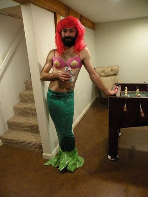 Halloween Costume Fails, Homemade Mermaid Costumes, Epic Halloween Costumes, Easy College Halloween Costumes, Ariel Costumes, Trendy Halloween Costumes, Funny Pix, Creative Costumes, Funny Costumes