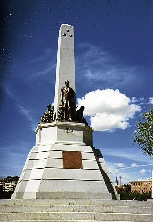 Rizal Monument #waterfrontMNL Rizal Monument, Jose Rizal, A Doctor, The Philippines, Style Outfits, City Lights, Manila, Statue Of Liberty, Doctor Who