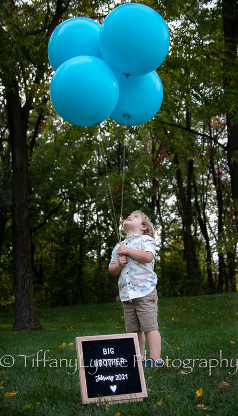 Gender Reveal Ideas Including Siblings, Gender Reveal Pictures With Siblings, Gender Photoshoot, Big Brother Gender Reveal, Pregnacy Announcement, Sibling Gender Reveal, Pregnancy Shoots, Ultrasound Announcement, 2nd Pregnancy Announcements