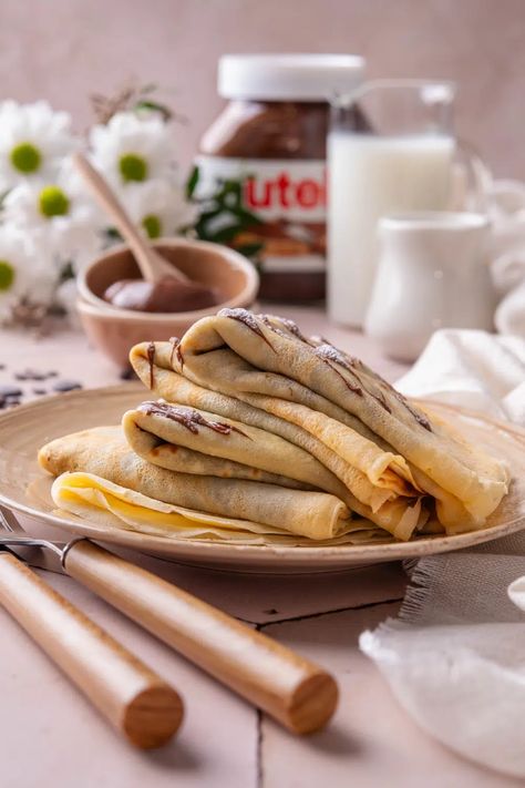 Nutella Crepes Crepes With Pancake Mix, Crepes Nutella, Crepe Ingredients, Strawberry Nutella, Nutella Crepes, Crepe Batter, How To Make Crepe, French Crepes, Homemade Nutella