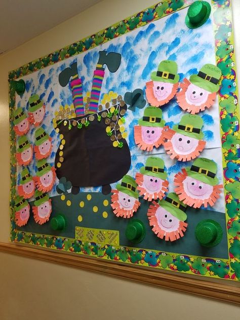 DIY March Door And Bulletin Board Decor For St. Patrick's Day - RecipeMagik Saint Patricks Day Art For Kids, San Patrick Day Decoration For Classroom, Saint Patrick Day Bulletin Board, March Bulletin Boards Elementary, Leprechaun Bulletin Board Ideas, St Patricks Day Bulliten Board Ideas, St Patricks Day Door Ideas For Classroom, March Door Ideas For Classroom, St Patricks Day Bulletin Board Ideas