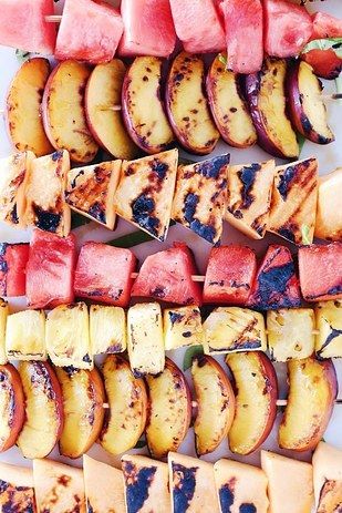 Grilled Fruit Kabobs, Summer Dinner Recipes Grill, Grilled Watermelon, Grilled Fruit, Easter Dinner Recipes, Fruit Kabobs, Summer Grilling Recipes, Grilled Veggies, Summer Grilling