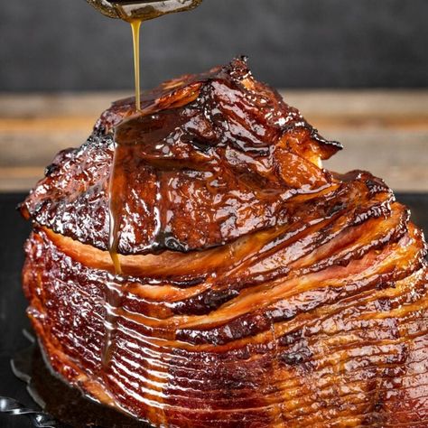 Smoked Spiral Ham & Hot Honey Bourbon Glaze - Chiles and Smoke Smoked Spiral Ham, Smoked Ham Glaze, Double Smoked Ham, Smoked Ham Recipe, Holiday Ham Recipes, Cherry Glaze, Spiral Sliced Ham, Honey Bourbon, Honey Glazed Ham