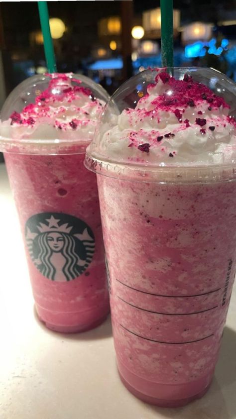 Pink Starburst Drink, Minuman Starbucks, Starbucks Drink Menu, Cold Starbucks Drinks, Drinks Starbucks, Secret Starbucks Recipes, Star Bucks, Starbucks Secret Menu Drinks, Healthy Starbucks