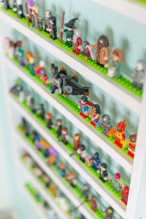 Diy Lego Display, Lego Display Shelves, Lego Display Shelf, Lego Shelves, Lego Shelf, Lego Station, Lego Room Ideas, Lego Display Ideas, Lego Minifigure Display