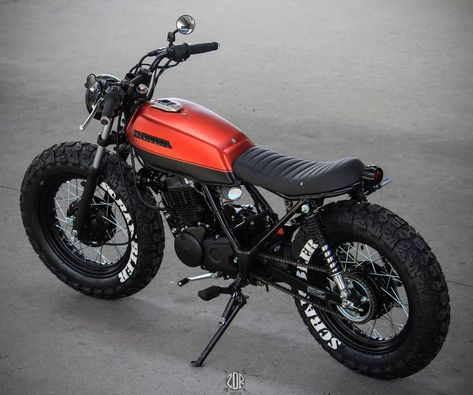 Z D R - C U S T O M ha compartido una foto en Instagram: "🥇 HONDA 150 - FAT Scrambler Disponible, llévatela con promoción! -De los mejores modelos de CUSTOM…" • Consulta 349 fotos y vídeos en su perfil. Custom Bikes Cafe Racers, Honda Cg125, Brat Bike, Motorcycle Helmets Half, Cafe Racer Moto, Honda Scrambler, Honda 125, Tracker Motorcycle, Scrambler Custom