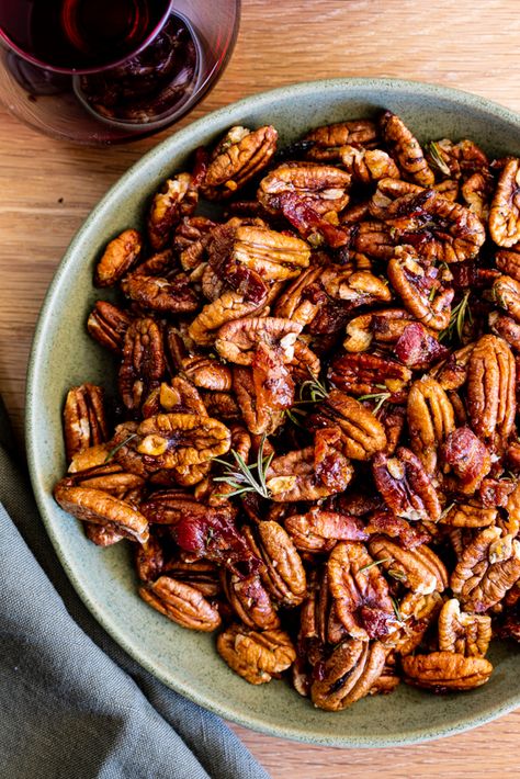 Maple Bacon Roasted Pecans - Simply Delicious Roasted Pecans Recipe, Christmas Finger Foods, Creole Spice, Spiced Pecans, Baked Bacon, Roasted Pecans, Nut Recipes, Pecan Recipes, Maple Bacon