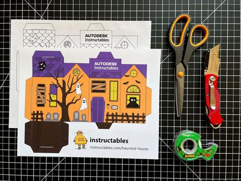 Halloween Paper Decorations, Halloween Papercraft, Haunted House Craft, Halloween Diy Paper, Paper House Template, Haunted House Diy, Halloween Monsters, Halloween Printables Free, Halloween Haunted House