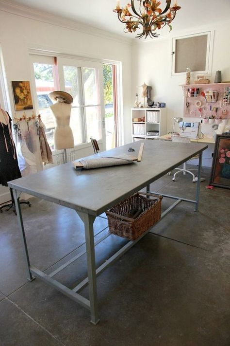 Metal Work Table, Sewing Room Ideas, Design Studio Workspace, Sewing Room Inspiration, Fashion Designer Studio, Sewing Room Design, Sewing Room Decor, Dream Craft Room, Craft Room Design