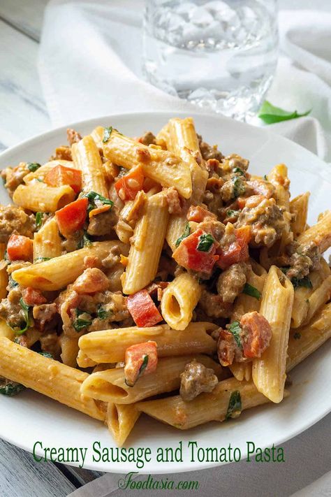 Creamy Red Sauce Pasta, Sausage And Tomato Pasta, Creamy Red Sauce, Ww Pasta, Pasta With Italian Sausage, Pasta Photography, Sausage Rigatoni, Resep Pasta, Tuscan Chicken Pasta