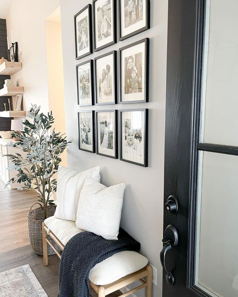 Black And White Gallery Wall, Modern Vintage Living Room, White Gallery Wall, Modern Farmhouse Entryway, Family Pictures On Wall, Wall Bench, Black And White Living Room, Farmhouse Entryway, Nordic Living Room