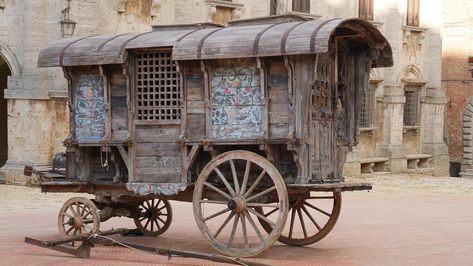 medieval carriage Wooden Cart, Wooden Wagon, Horse And Buggy, Shepherds Hut, Horse Drawn, Ancient History, Middle Ages, Wagons, Caravan