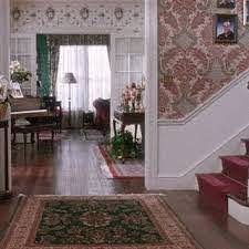 The Insane Truth About the House in 'Home Alone' - Where Was Home Alone Filmed? Home Alone House, Tv Houses, Movie Houses, Home Alone Movie, Home Alone Christmas, Buns Of Steel, Inflatable Furniture, Macaulay Culkin, Christmas Shoot