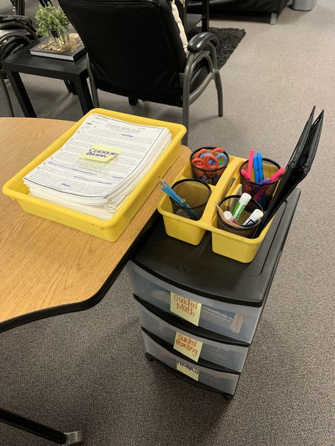 Classroom Table Bins, Teacher Three Tier Cart Ideas, Student Supply Organization, Small Group Area, Small Group Organization, Preschool Small Group, Small Group Table, Kindergarten Small Groups, Teacher Corner