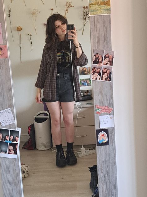 Summer Band Tee Outfits, Outfits With Platform Docs, Soft Grunge Outfits Midsize, Casual Band Tee Outfit, Band Tee Summer Outfit, Dark Fem Summer Outfits, Midsize Grunge Fashion, Barista Outfit Summer, Summer Alt Fits