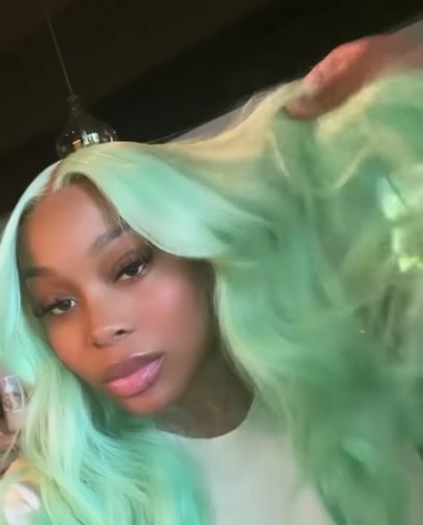 Mint Frontal Wig, Mint Lace Front Wig, Mint Green Wig Install, Sweet Mint Wig, Mint Colored Hair, Mint Wigs For Black Women, Teal Hair Outfits, Light Green Wig, Mint Green Frontal Wig