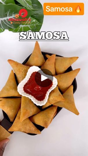 78 reactions · 12 shares | HOMEMADE SAMOSA
INGREDIENTS
Ground beef
Carrot
Onion
Green bell pepper
Turmeric powder
Onion powder
Black pepper
Beef seasoning
Chili powder
Garlic and ginger powder
2 tablespoons Corn starch mixed with flour
Salt to taste
Oil
:
:
🎥 Credit : @akosuahstastyrecipe
➡️:Follow @foodstagramafrica for daily dose of irrestible recipes 🤤

Our website is coming soon with all the recipes you’re looking for. Subscribe to our newsletter to stay updated! Link in bio 

💬: Comments with your take on this recipe 
🏷️: Tag a foodie friend who you would love to try this with 🤩
#foodstagramafrica | FoodstagramAfrica Beef Samosa, Beef Seasoning, Black Pepper Beef, Pepper Beef, Garlic And Ginger, Ginger Powder, Green Bell Pepper, Turmeric Powder, Foodie Friends