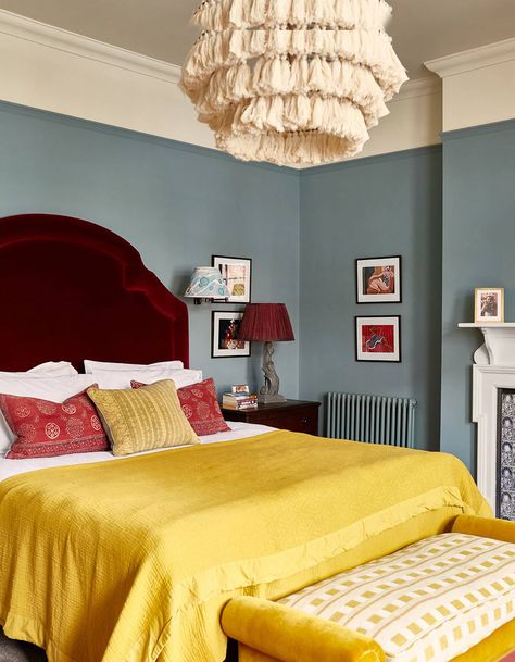 Farrow And Ball Bedroom, Blue Bedroom Walls, Industrial Home Decor, Ideas Habitaciones, Oval Room Blue, Yellow Room, Arts And Crafts House, Yellow Interior, Farrow And Ball