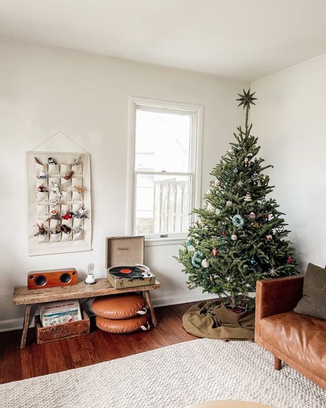 The 10 Best Christmas Trees the Internet Has to Offer Best Christmas Trees, Animal Print Rooms, Cape Cod Home, Best Artificial Christmas Trees, Faux Christmas Trees, Holiday Home Tour, Fall Thanksgiving Decor, Christmas Interiors, Festive Holiday Decor