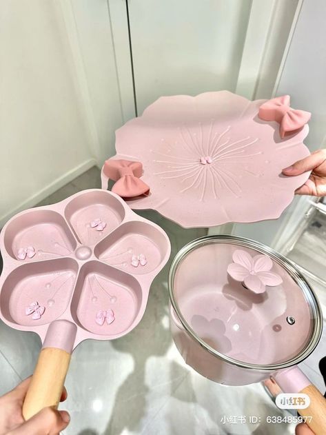 Couleur Rose Pastel, Kitchen Decor Collections, Cute Furniture, Camera Vintage, Pink Lifestyle, Baby Pink Aesthetic, Future Apartment Decor, Future Kitchen, Pink Life