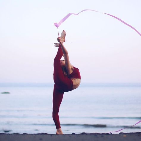 Elena Shinohara, Anna Mcnulty, Acro Dance, Dance Photography Poses, Gymnastics Poses, Yoga Pictures, Dance Photography, New Instagram, Funko Pop