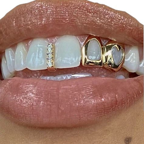 Grill Inspo Girl, Gap Grillz Women, Gold Teeth Women, Girl Grillz Aesthetic, Grillz Women, Girly Grillz, Female Grills, Grillz For Females, Girl Grills