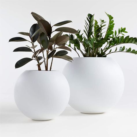 Round Coffee Table Decor, Large Outdoor Planters, Plant Pot Design, Terrace Decor, Fiberglass Planters, Pot Design, Table Decor Living Room, Indoor Outdoor Planter, Planter Pots Outdoor