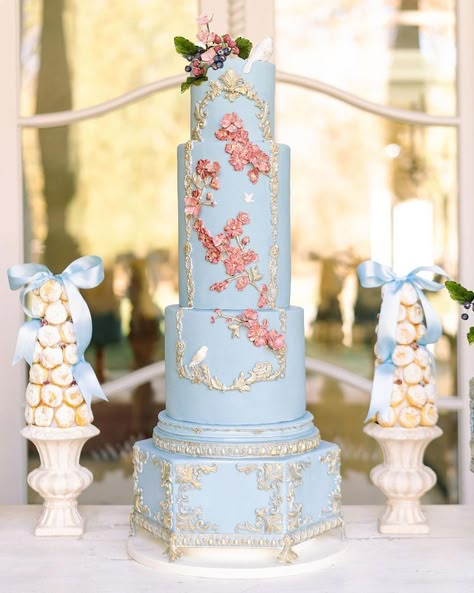 Nada Eisa - VBC Cake Artist | Something blue. #sugarart details of our feature in @firstladyglobalmagazine Photography @thejoee Venue @thesaintgeorgemansion… | Instagram Artistic Wedding Cake, Bridgerton Cake, Hexagon Wedding Cake, Cake Display Table, Cake Artist, Pretty Birthday Cakes, Wedding Cake Inspiration, Sweet Table, Sugar Art