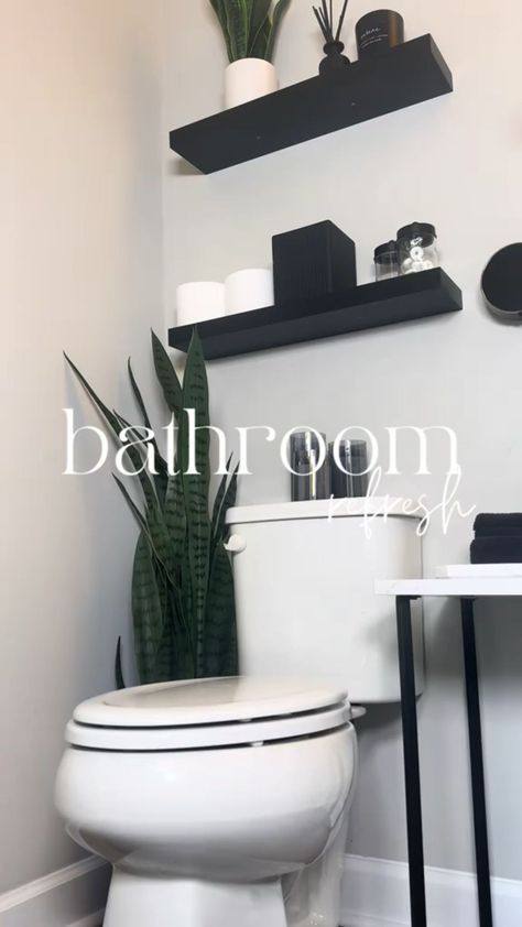 White Clean Bathroom, Clean Bathroom Aesthetic, Zen Bathroom Decor, Half Bathroom Decor, Black Bathroom Decor, Bathroom Decor Themes, Washroom Decor, Clean Bathroom, Bathroom Oasis