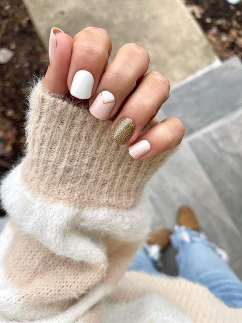 Red Aspen Nails, Mani Monday, Aspen Nails, Red Aspen, Social Selling, Beauty Influencer, Color Street Nails, Social Networking, Color Street