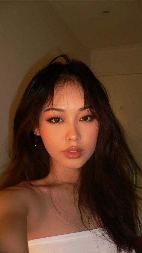 Makeup Look Dark Feminine, American Makeup On Asian, Sultry Eye Makeup Asian, Makeup Looks On Asians, Asian Eye Makeup Tan Skin, Makeup Ideas Natural Wedding Guest, Makeup With Brown Outfit, Makeup For Half Asian, Dark Eye Makeup Asian