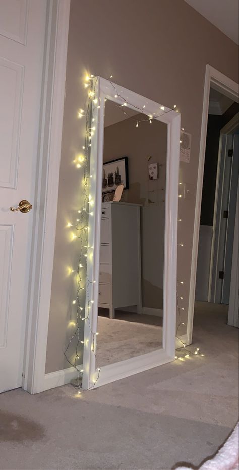 Room Mirror Ideas Bedrooms Small Spaces, Lights On Mirror Bedroom, Lights Around Mirror Bedrooms, Full Length Mirror With Fairy Lights, Full Length Mirror Fairy Lights, Fairy Lights On Mirror, Cute Lamps For Bedroom, Aesthetic Mirror With Lights, Lights Decoration For Bedroom