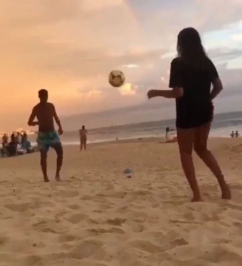 Soccer Relationships, Cute Soccer Couples, Girl Playing Soccer, Soccer Girlfriend, Soccer Couples, She's The Man, Soccer Photography, Soccer Boyfriend, Couples Play