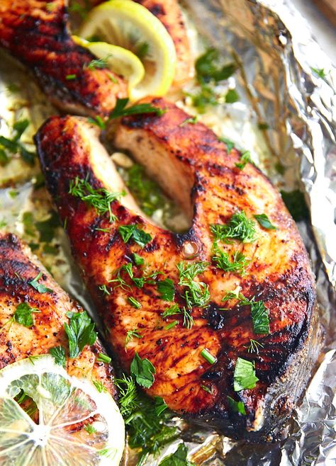 Salmon Recipes Parmesan, Salmon Steak Recipes, Broiled Salmon Recipes, Craving Tasty, Sesame Recipes, Meat Cooking Times, Salmon Steaks, Broiled Salmon, Salmon Steak