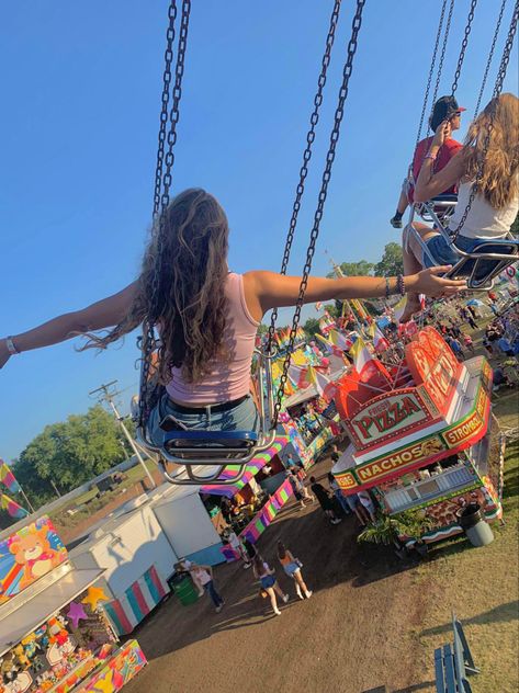 Summer County Fair Outfit, County Fair Outfit Ideas Summer, County Fair Aesthetic Night, Town Fair Aesthetic, Oc Fair Aesthetic, County Fair Pictures, Fair Pictures Aesthetic, Oc Fair Outfit, Summer Fair Aesthetic