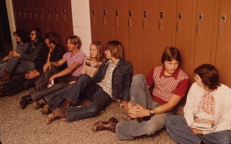 Aesthetic High School, 1970s Aesthetic, 70’s Aesthetic, 70s Photos, High School Reunion, 70s Aesthetic, School Reunion, 80s Aesthetic, National Archives