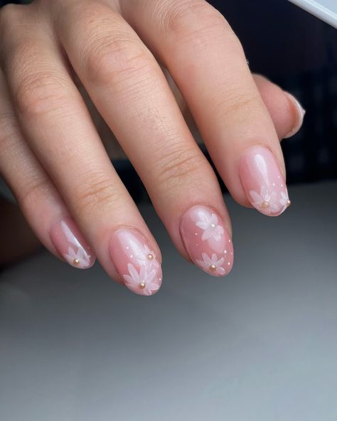 Natural Nails Designs Gel, Pink Bridal Nails, Nail Overlay Ideas, Bride Nail Art, Moms Nails, Nail Specialist, Wave Nails, Natural Nail Designs, Builder Gel Nails