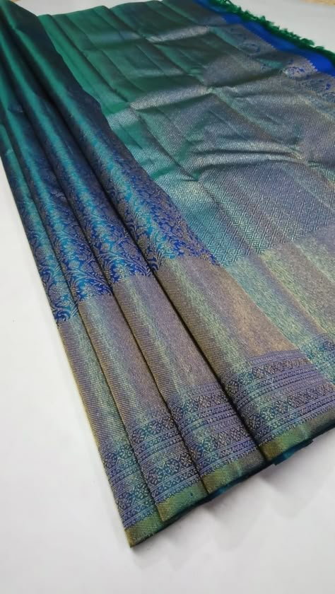 Silk Saree With Full Sleeve Blouse, Peacock Blue Kanchipuram Saree, Peacock Blue Blouse Designs, Peacock Colour Saree, Blue Kanchipuram Saree, Peacock Blue Saree, Saree Combination, Indian Bride Saree, Saree Color Combinations