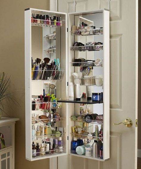 Top 10 Smart Ways to Store and Organize Your Makeup Makeup Vanities, Mirrored Armoire, Diy Makeup Storage, Beauty Organization, Cosmetic Organizer, Makeup Storage, Makeup Vanity, My New Room, Organization Hacks