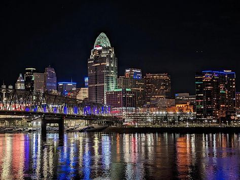 Cincinnati Skyline, Downtown Cincinnati, Art And Architecture, Cincinnati, Architecture, Quick Saves, Art