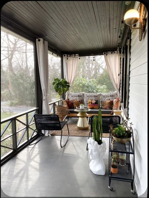 Screen Porch Color Ideas, Rectangle Porch Layout, Modern Screened In Front Porch, Screened In Side Porch Ideas, Back Porch Ideas With Grill, Eclectic Porch Ideas, Eclectic Front Porch Ideas, Eclectic Screened In Porch, Bohemian Front Porch Ideas