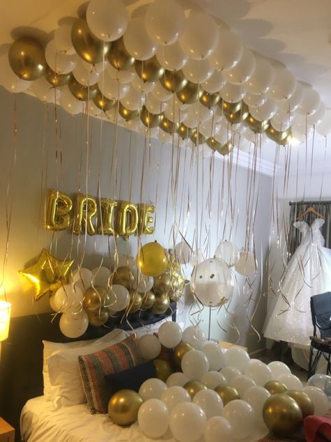 Bridal Room Balloon Decor, Bridal Bedroom Decoration, Bridal Room Decorations, Bride Room Decoration, Bridal Getting Ready Room Decor, Bedroom Modern Ideas, Bridal Suite Decor, Bridal Room Decor, Bride To Be Decorations